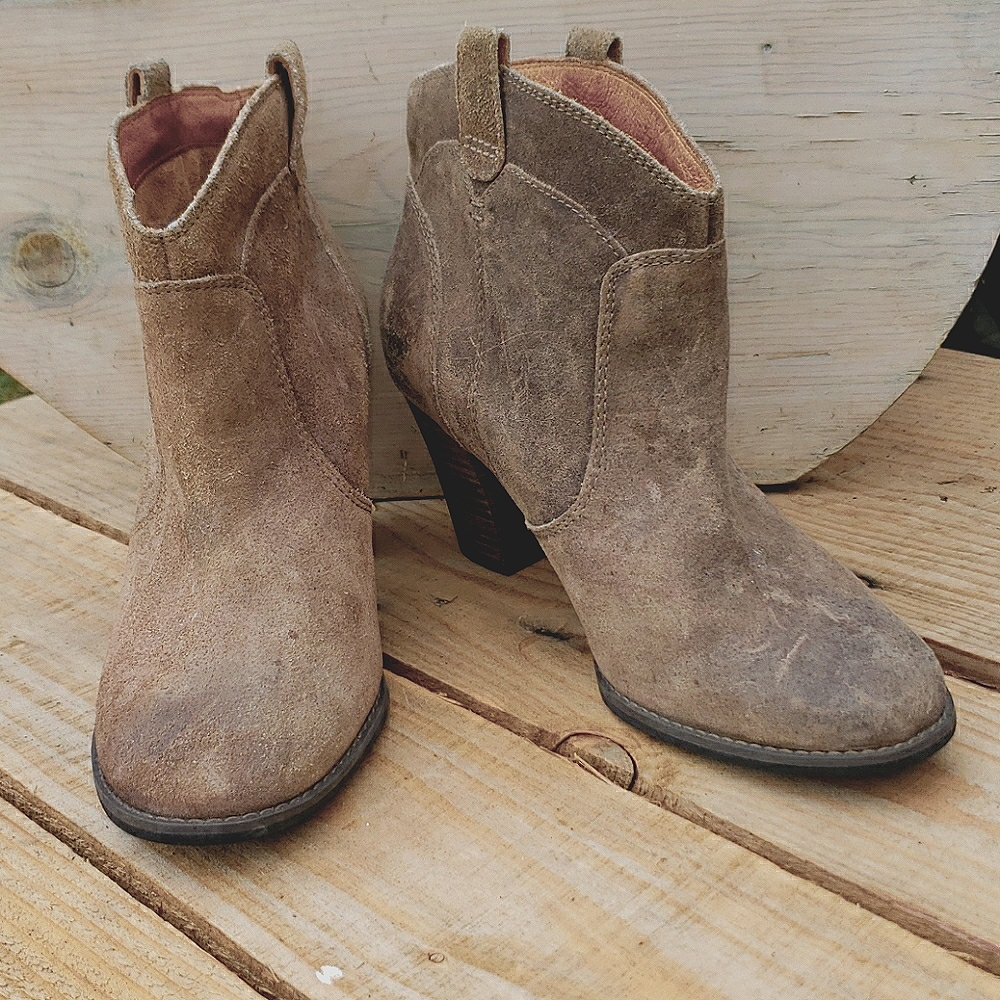 Clarks Indigo Heath Harrier Western Booties
